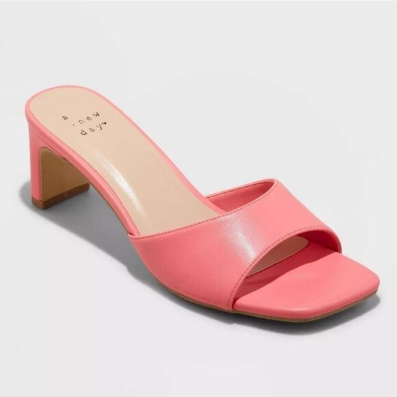 BRAND new womens slip on sandals with 2.5 inch block heel sz.10 - Picture 1 of 8